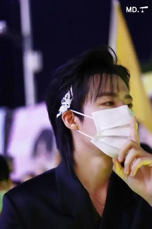 刘宇宁616开心夜#花开早 天知晓 天莫笑 天亦老江湖小 天地遥 人去了