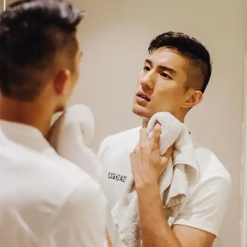 来自新加坡的成熟型男,看完你就明白什么是理想型男友