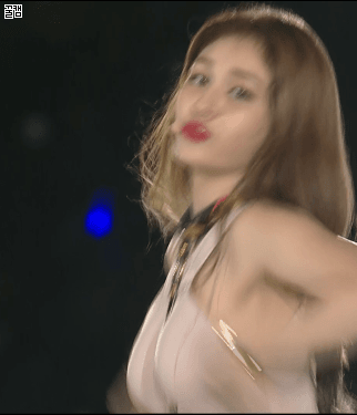 国外女子肤白貌美长头发性感诱人gif动图_动态图_表情包下载_soogif