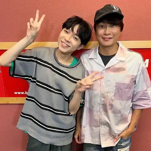 吴青峰新专辑马拉美的星期二#-20221005 娱乐e世代ig更新青峰合照78