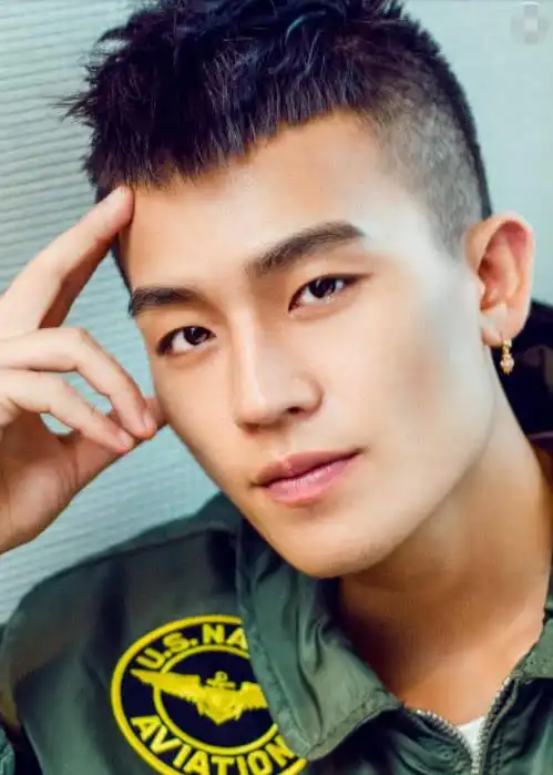 欧豪再曝新恋情惹争议,马思纯终究成为过去式,往日男神跌落神坛