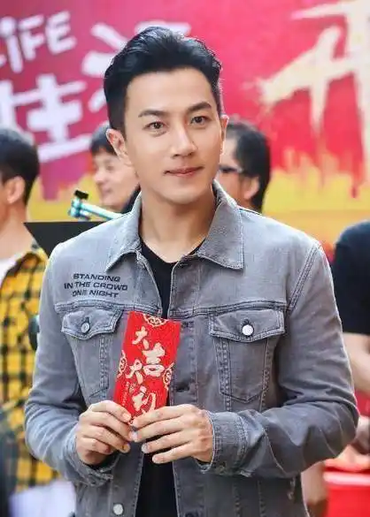 原创45岁刘恺威和26岁陈都灵演情侣帅气依旧这状态不输杨幂