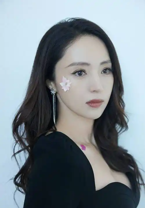 董璇黑色长裙大好身材写真_锁骨_照片_真会