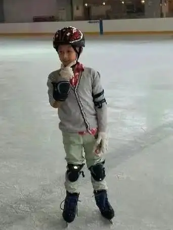 我最爱的小猪妹照片大合集,这是谁家胖妮子  #朱志鑫晒童年照