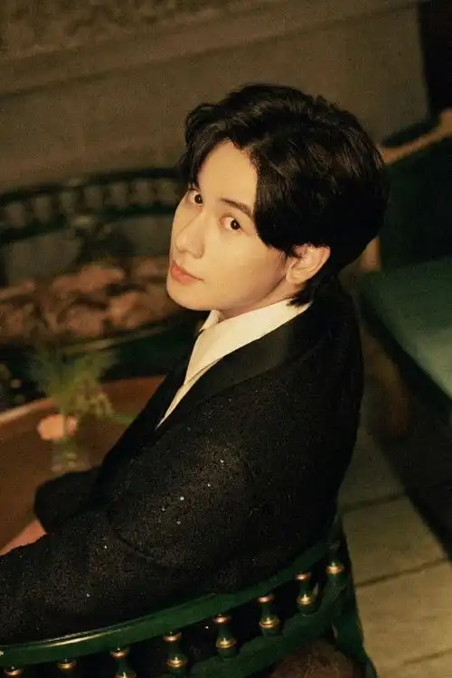 胡先煦今日亮相上海国际电影节红毯,黑西装77黑框眼镜造型真的太帅