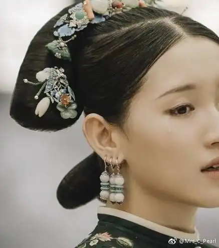 《延禧攻略》高贵妃穿的珍珠披肩火了,网友:这不猪八戒同款吗?