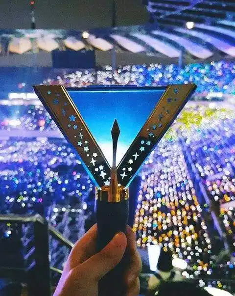 盘点韩国10大爱豆组合的酷炫应援棒vixx星光简直神作