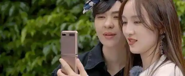 对王霏霏的态度也不似从前,万茜和黄龄抱团格外亲密_郁可唯_孟佳跟