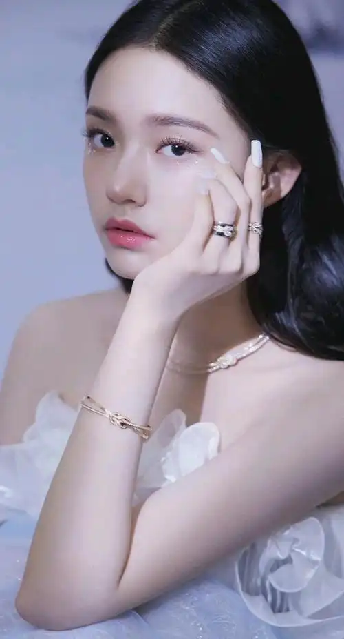 95后美少女林允高清写真图集绰约多姿一代佳人