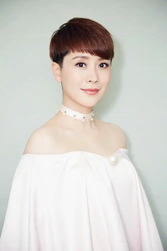 海清短发造型亮相优雅可爱