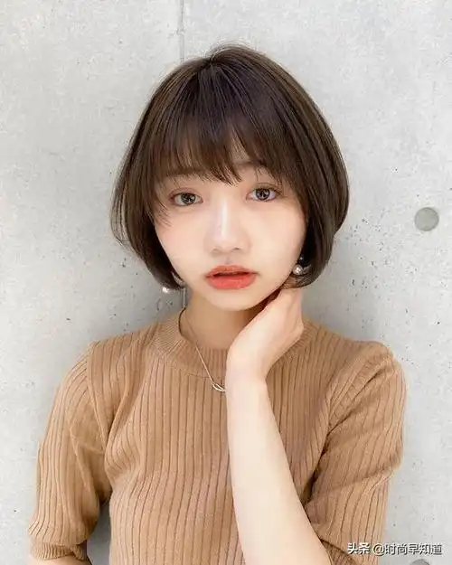 30岁圆脸的女士只要选择好发型,会让你瞬间瘦脸减龄