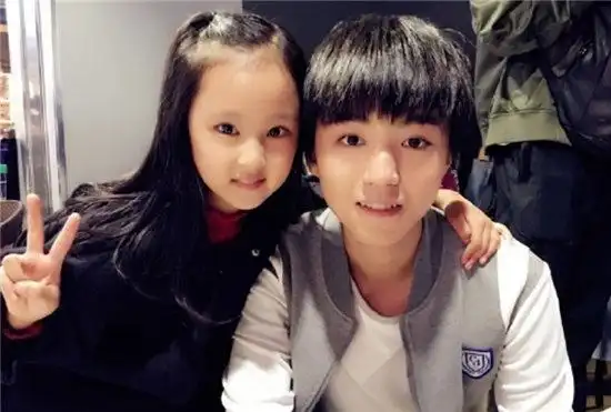 王俊凯小妹妹才是逆袭式长大小时候颜值普通如今美成高级脸