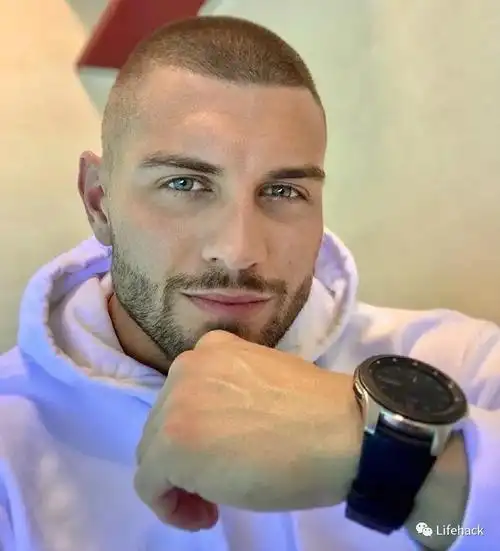 李易峰剃了寸头后,分分钟帅炸_发型