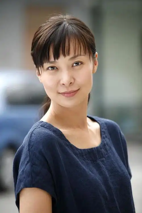 柯蓝:年少成名23岁年薪百万,感情生活从不间断,今50岁依然单身