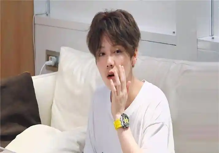 鹿晗素颜出镜,毫无偶像包袱,被陈赫吓到目瞪口呆._节目_样子_什么