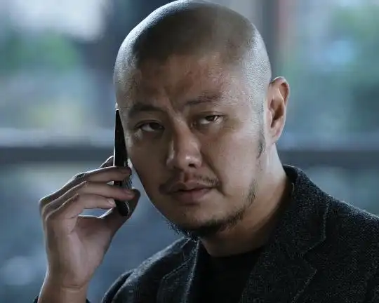 《我是特种兵》中何晨光火了,李二牛火了,蝎子火了,他却凉凉