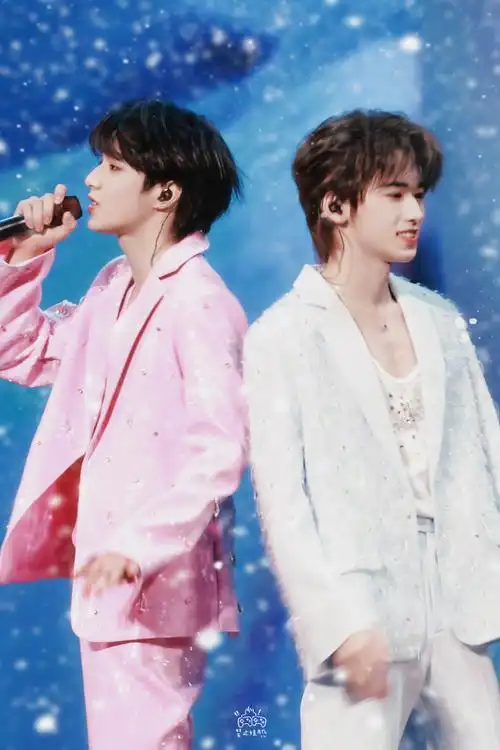 宋亚轩刘耀文合唱对视