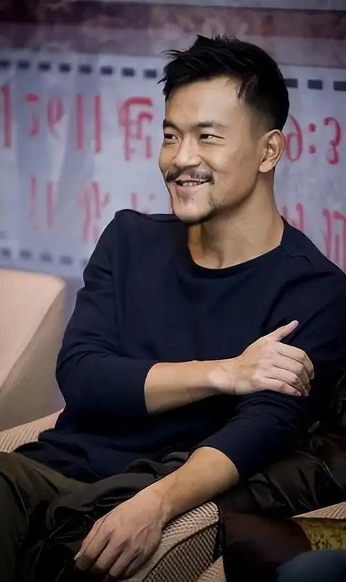 回顾:原来他们是亲父子,看似八竿子打不着,但长相骗不了人