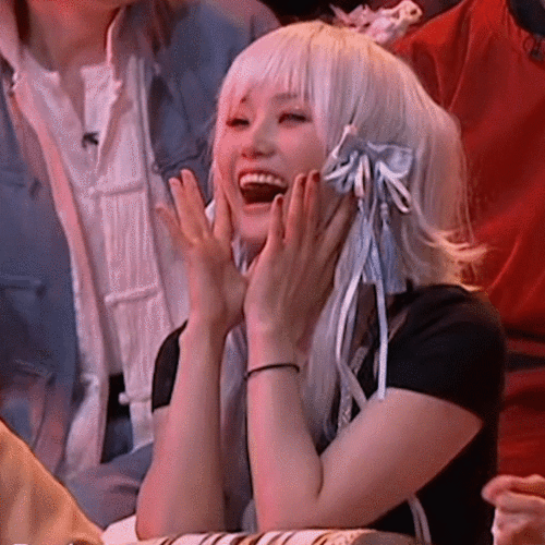 黄龄在百变大咖秀2.26这一期扮洛天依好绝!