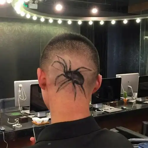 男生在鬓角刻什么图案好看?