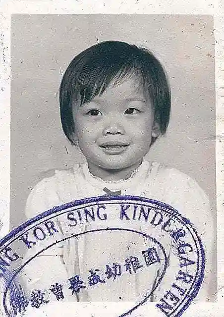 答案:   容祖儿   周秀娜