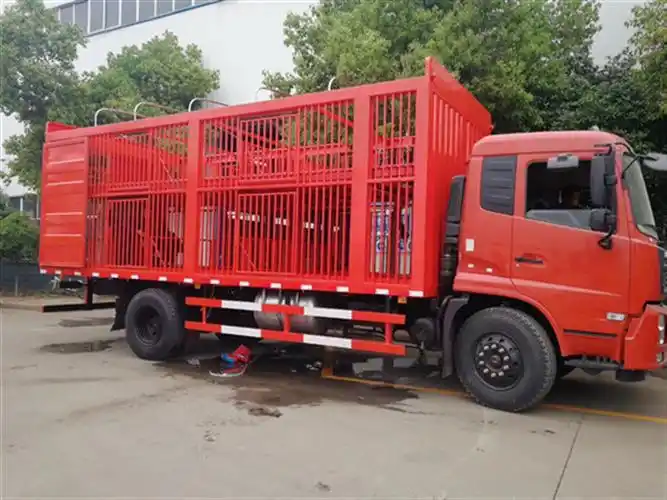 东风天锦简易运猪车栅栏运猪车