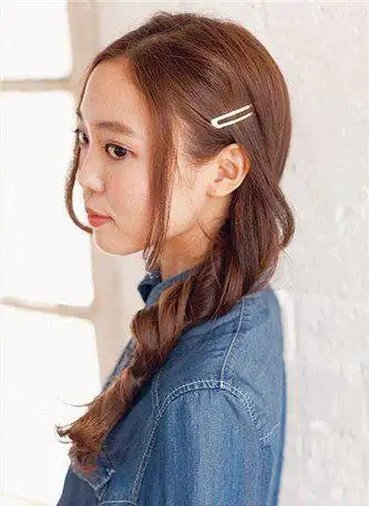 桃花运侧边麻花辫的扎法图解片