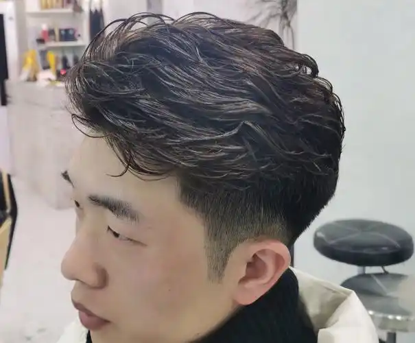 这样的港风侧背你喜欢吗