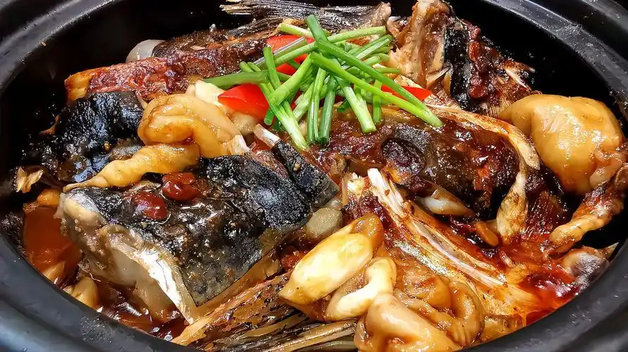 鱼头煲的做法(鱼头煲怎么做好吃)