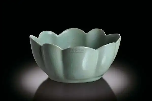 北宋汝窑瓷器真品特征