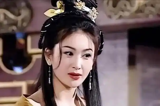 帕里斯希尔顿 帕里斯希尔顿绝对是世界娱乐圈数一数二的名媛,虽然主演