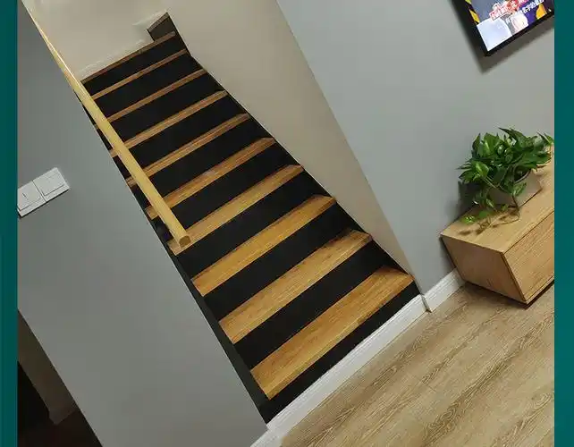 楼梯木踏板定制 定制楼梯踏步板 纯实木老榆木包水泥阁楼钢构复式家用