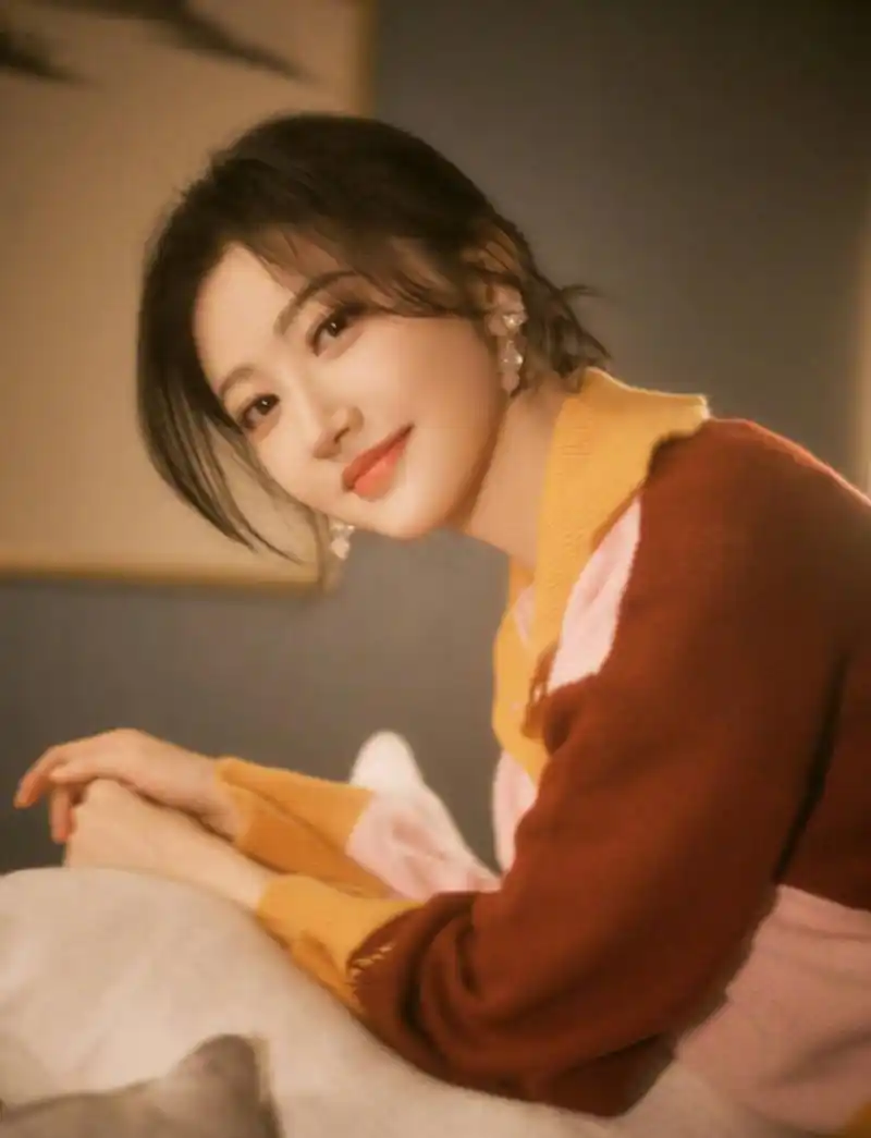 景甜布拉格偶遇疑似恋情曝光#大家最近有没有关注娱乐圈的八卦啊?