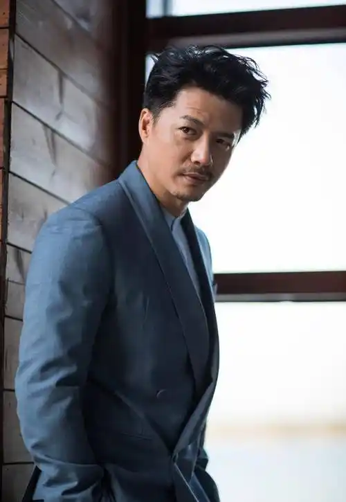 不是留胡子才荷尔蒙爆棚,这十四位时尚男星超帅超有男人味_电视剧