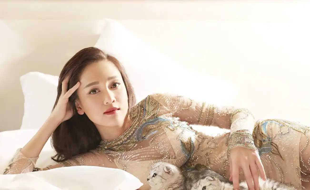 陈乔恩:娇美的笑容,丰满的身材,迷人的眼睛