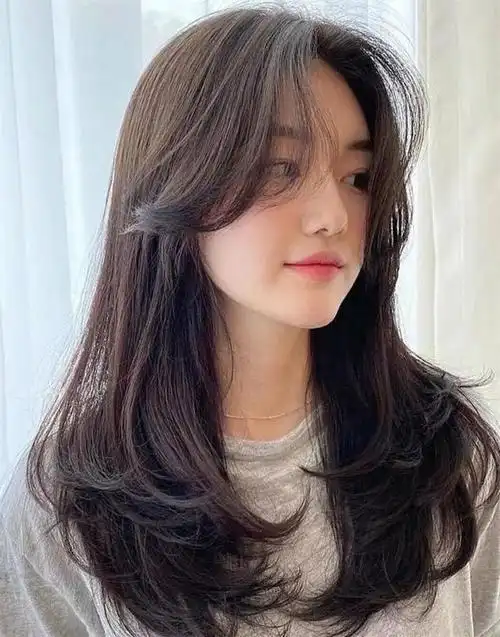 刘海 50岁后不想被人叫"大妈",记得远离这4种发型,拉低气质还显老