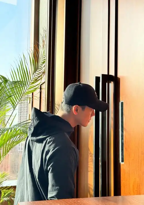 陈伟霆健身房侧颜##陈伟霆健身教练上线