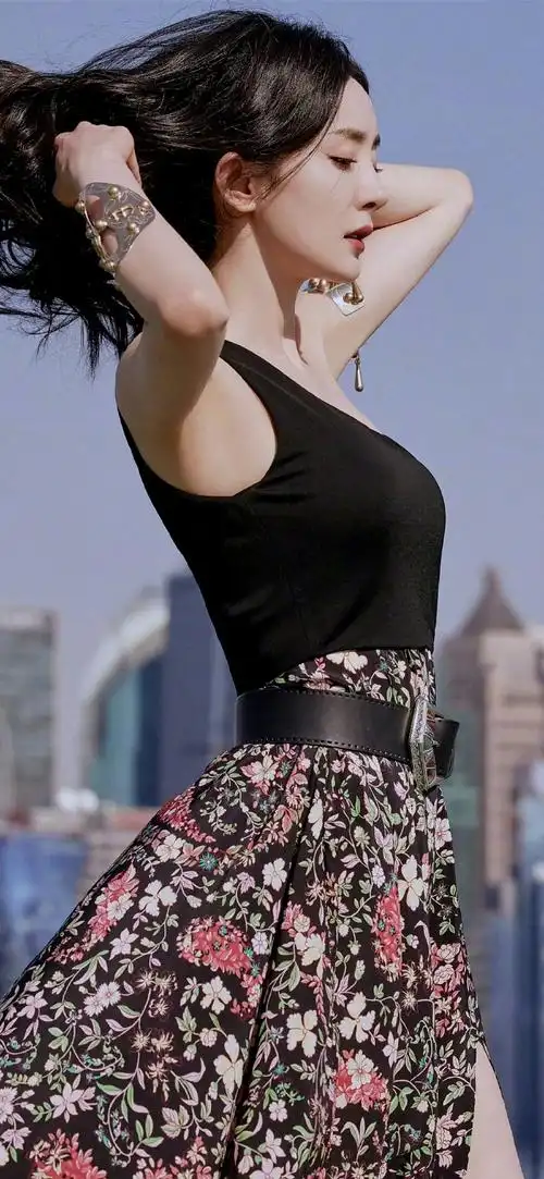 杨幂壁纸精选:柔美浪漫