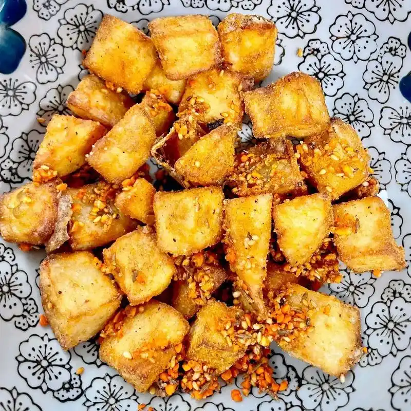 周海梅分享锅巴土豆的做法 今日立秋,夏伏未央,凉意渐至.