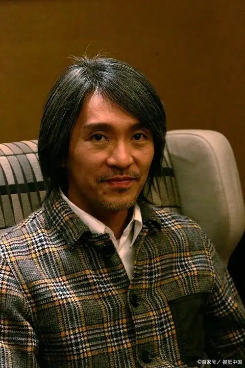 年代中叶,他以一部影片独占鳌头,在香港影坛上,创下了"星爷"的称号