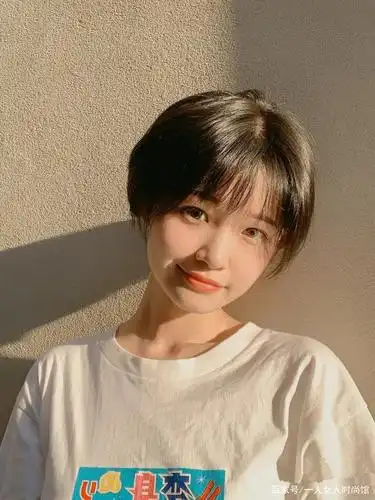 初恋短发没有过时!清爽俏皮很修颜,听说很适合短下巴女生