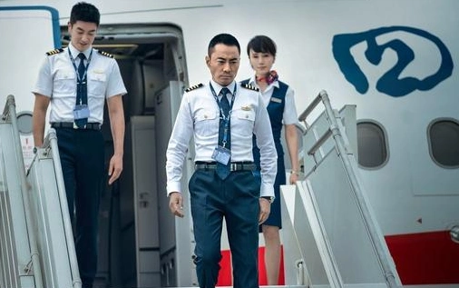 《中国机长》有哪些穿帮镜头?