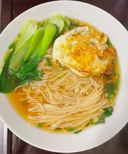 夜宵来碗清汤面抵御一切烦恼