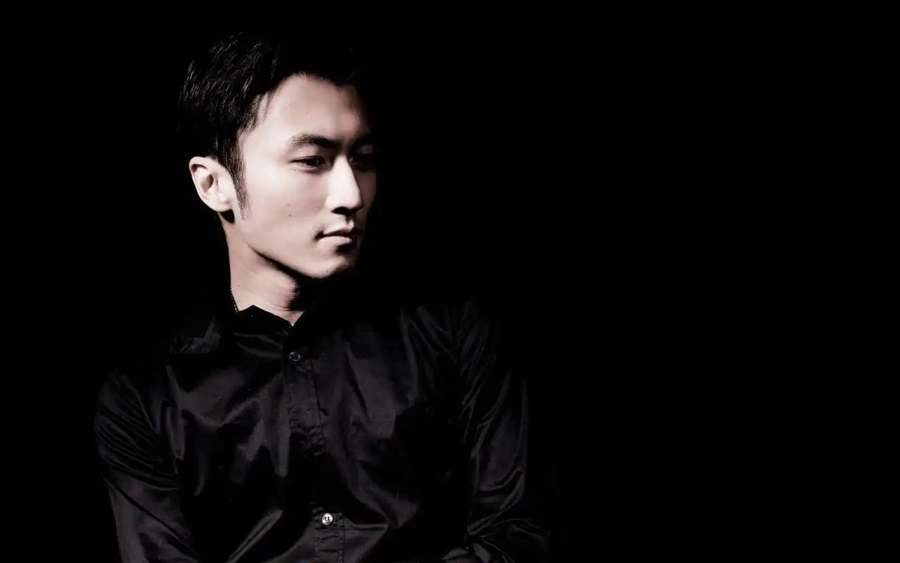 谢霆锋高清壁纸_帅气男神谢霆锋