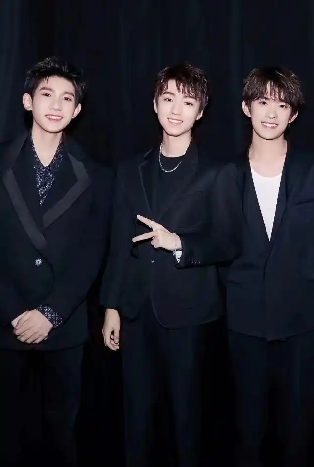 马嘉祺被官媒点名:舞艺一般,别来误人子弟!学霸人设成原罪