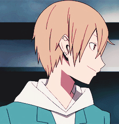 捂着胸口扭头闭眼睛gif动图_动态图_表情包下载_soogif