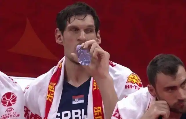 博班2.24米的身材有?多变态?