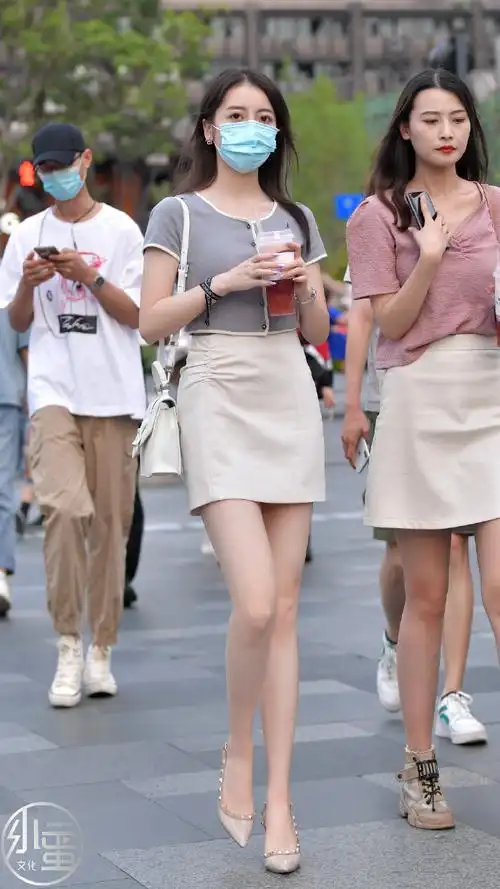 再发一次流量最高的小姐姐#街拍