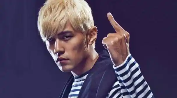 改变了华语乐坛的走向,结束四大天王统治的局面_周杰伦_说唱_音乐