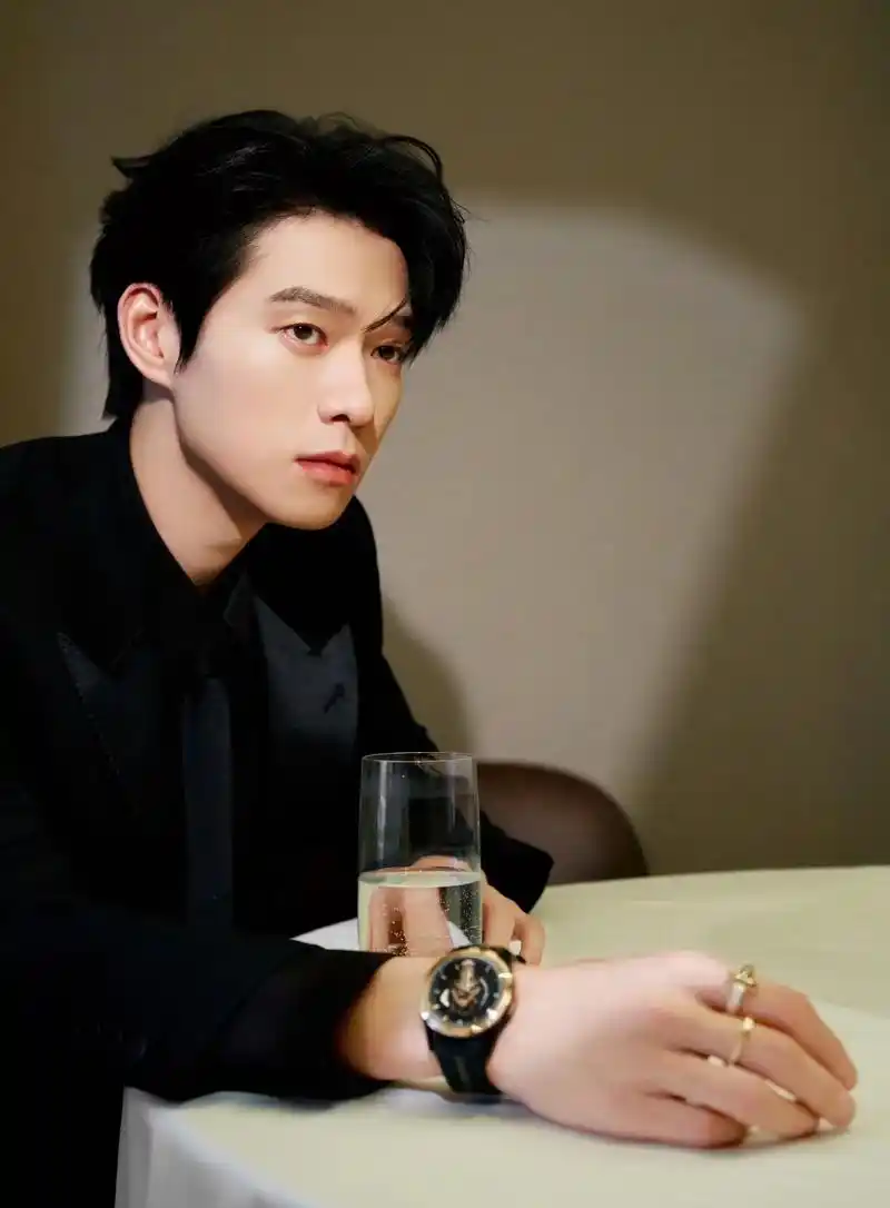 ulysse7915nardin雅典表.演员魏大勋佩戴#雅典表 - 抖音